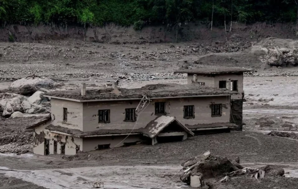 নেপালে বন্যায় মৃতের সংখ্যা বেড়ে ৬৭৫, নিখোঁজ ২৪০০
